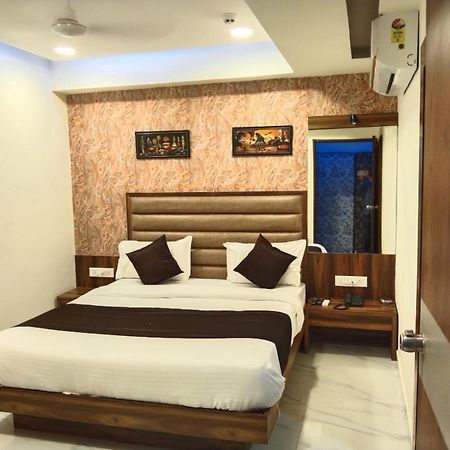 Hotel Sun Shine Ahmadabad Zewnętrze zdjęcie