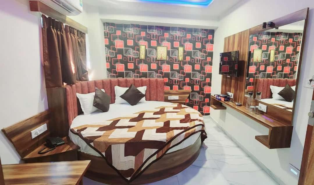 Hotel Sun Shine Ahmadabad Zewnętrze zdjęcie