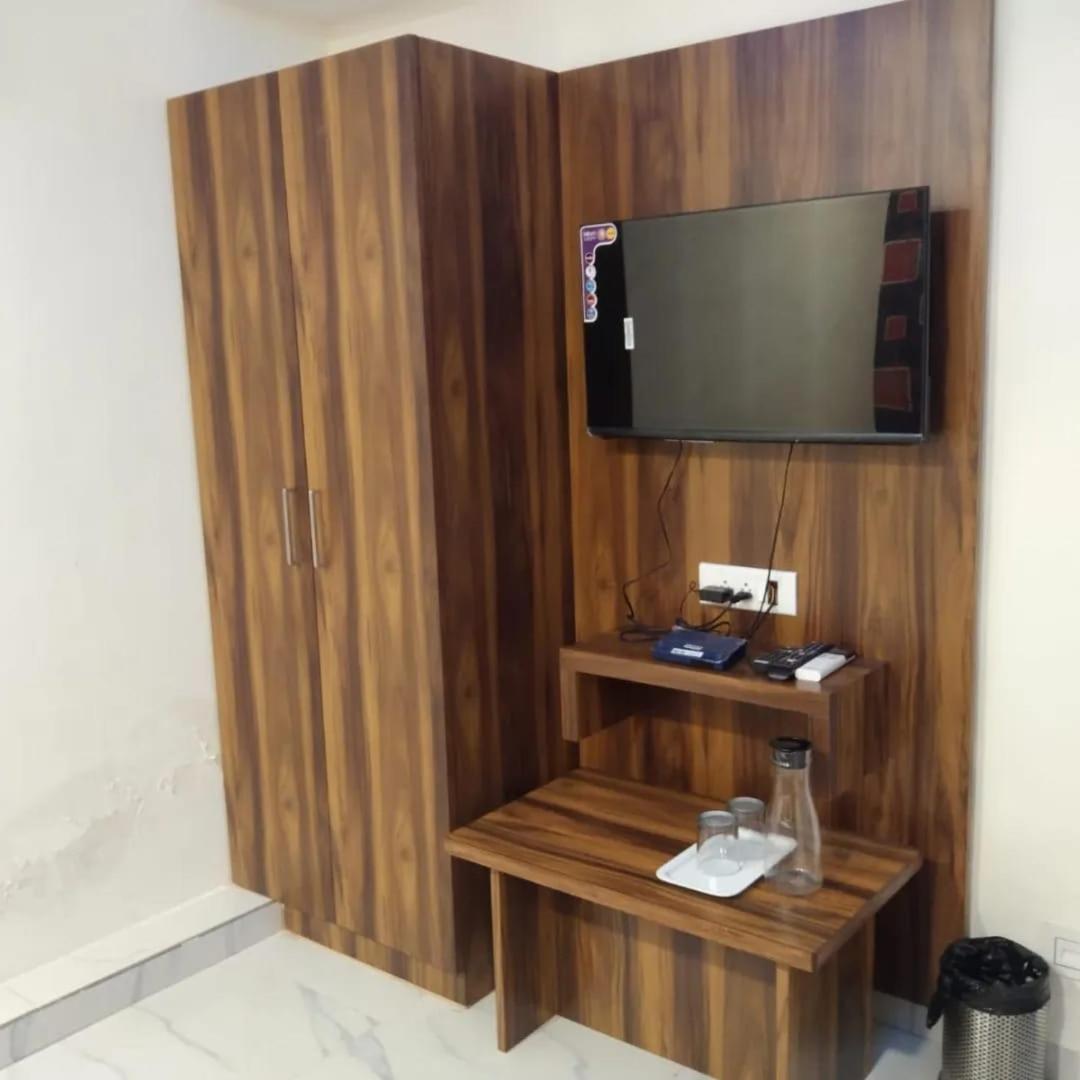 Hotel Sun Shine Ahmadabad Zewnętrze zdjęcie